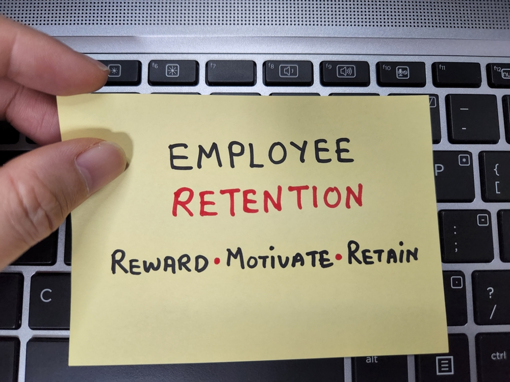 A post-it note showing retention strategies.